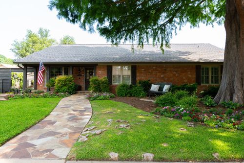 6135 Danbury Ln, Dallas, TX, 75214-2149 | Card Image