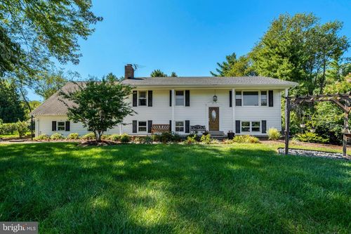 4570 Lawnvale Dr, GAINESVILLE, VA, 20155-1230 | Card Image