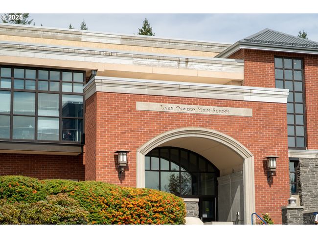 817 D Ave, House other with 3 bedrooms, 4 bathrooms and 2 parking in Lake Oswego OR | Image 46