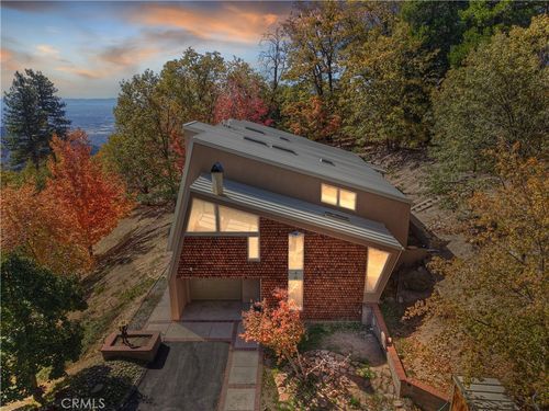 22 Holly Dr, Running Springs, CA, 92382-7415 | Card Image