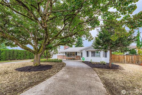 1227 Short St, Marysville, WA, 98270-3638 | Card Image