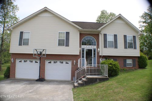 825 S 28th St, Middlesboro, KY, 40965-1574 | Card Image