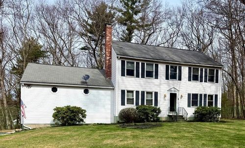 11 Quail Run Rd, Bellingham, MA, 02019-2928 | Card Image