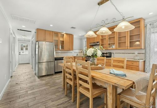 50 Furman Ln, Patchogue, NY, 11772-3618 | Card Image