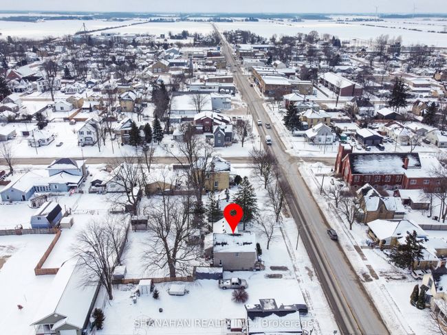 5338 Nauvoo Rd, House other with 3 bedrooms, 2 bathrooms and 3 parking in Warwick ON | Image 30
