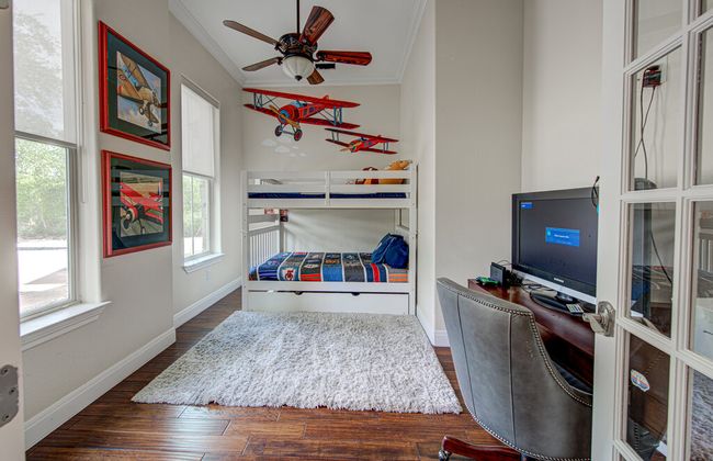 1903 Red Fox Rd, House other with 4 bedrooms, 4 bathrooms and null parking in Austin TX | Image 24