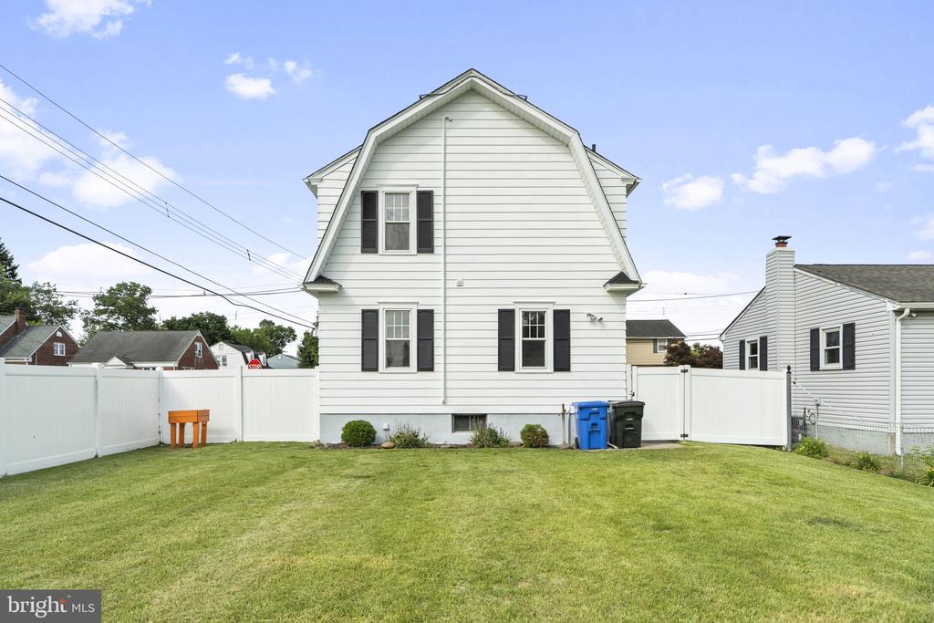 Residential in BURLINGTON 4