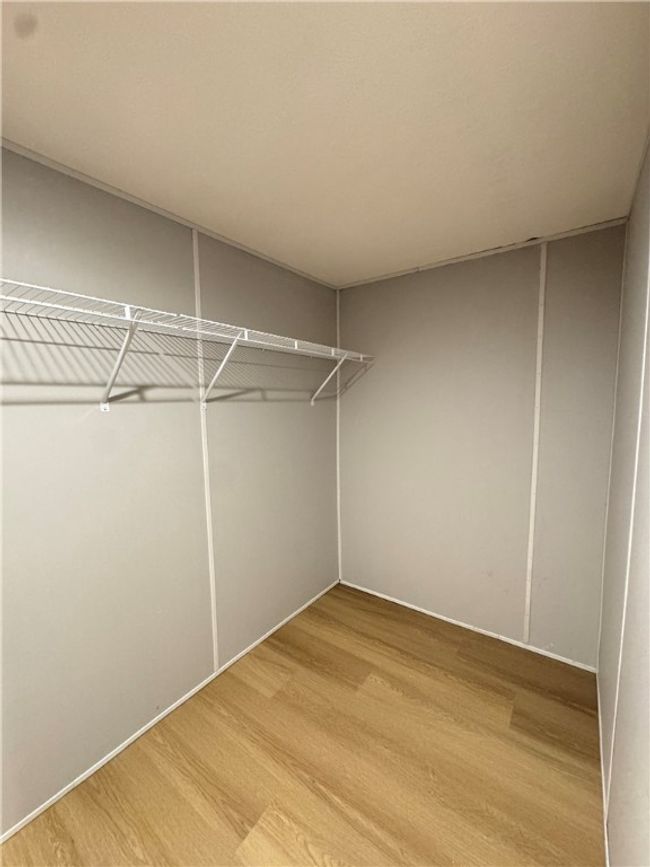 Closet | Image 18