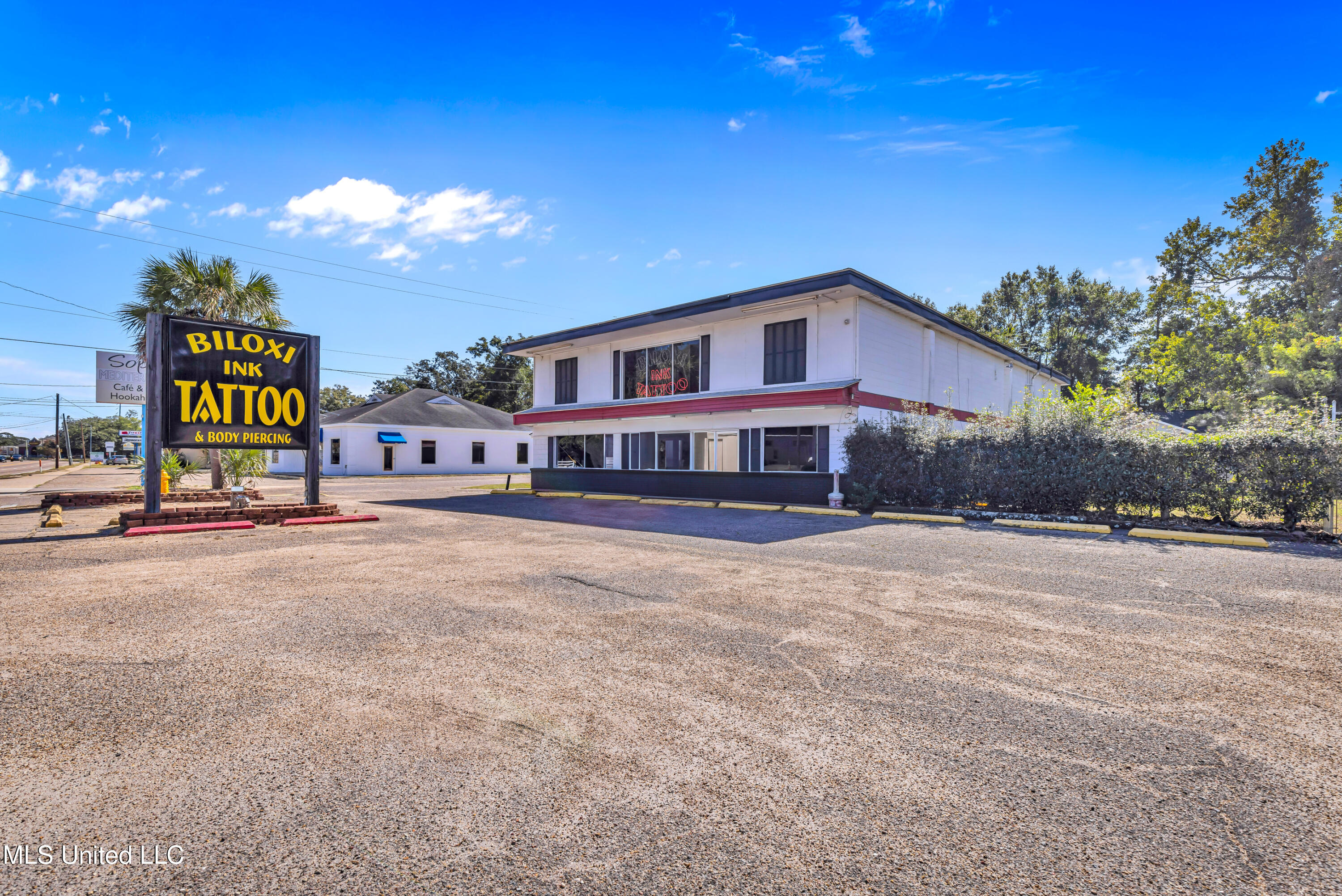 2733 Pass Rd, Biloxi, MS 39531