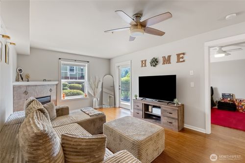 b107-690 32nd St, Bellingham, WA, 98225-6925 | Card Image