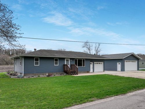 7419 County Road O, ARKANSAW, WI, 54721-8643 | Card Image