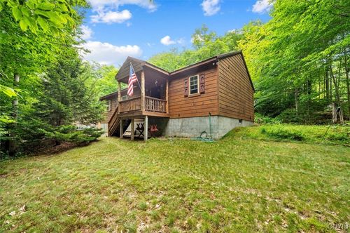160 Pawnee Dr, Old Forge, NY, 13420-7748 | Card Image