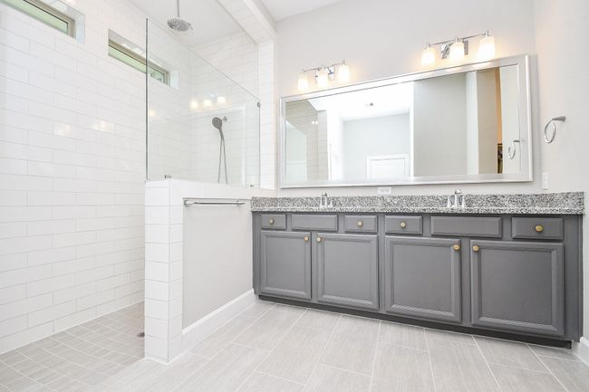 Primary bath | Image 18