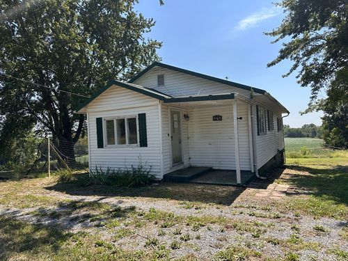 23780 Carlyle Rd, Thompsonville, IL, 62890-2820 | Card Image
