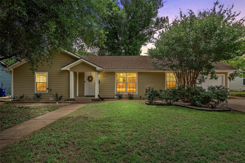 4016 Austin Ave, Waco, TX, 76710-7129 | Card Image