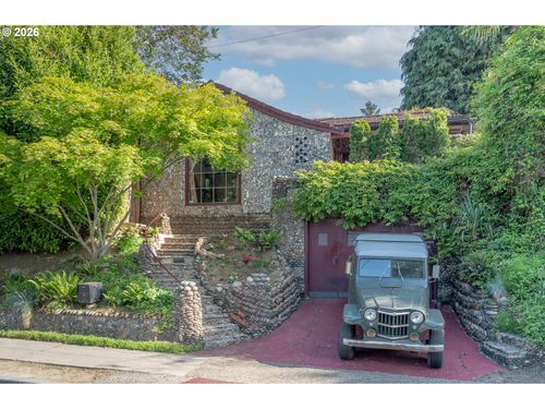 6134 E Burnside St, Portland, OR, 97215-1270 | Card Image
