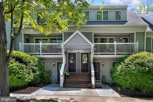 24 Academy Ct, Pennington, NJ, 08534-2834 | Card Image