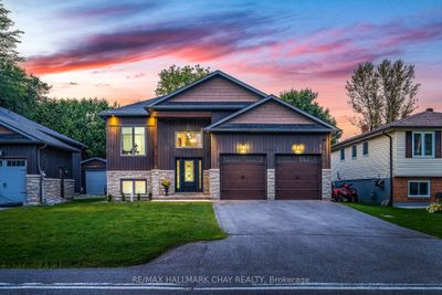 1088 Belle Aire Beach Rd, House other with 3 bedrooms, 2 bathrooms and 6 parking in Innisfil ON | Image 1