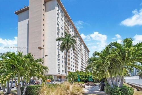 316-400 Kings Point Dr, Sunny Isles Beach, FL, 33160-4776 | Card Image