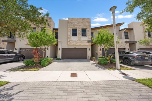 10548 Nw 78th Ter, Doral, FL, 33178-6067 | Card Image