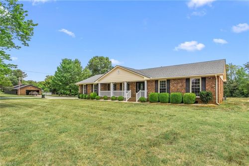 2091 Northcrest Dr, Elon, NC, 27244-9725 | Card Image