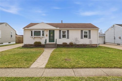 4243 E Frontier Dr, Buffalo, NY, 14219-1201 | Card Image