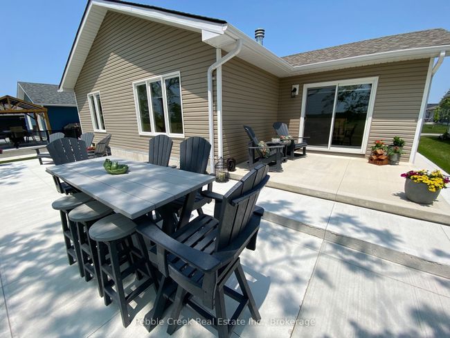 215 Lake Breeze Dr, House other with 2 bedrooms, 2 bathrooms and 2 parking in Goderich ON | Image 33