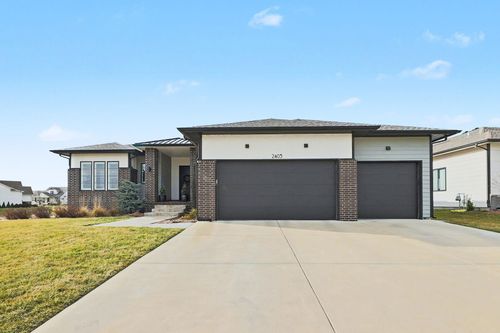 2403 N Bluestone St, Andover, KS, 67002-7660 | Card Image