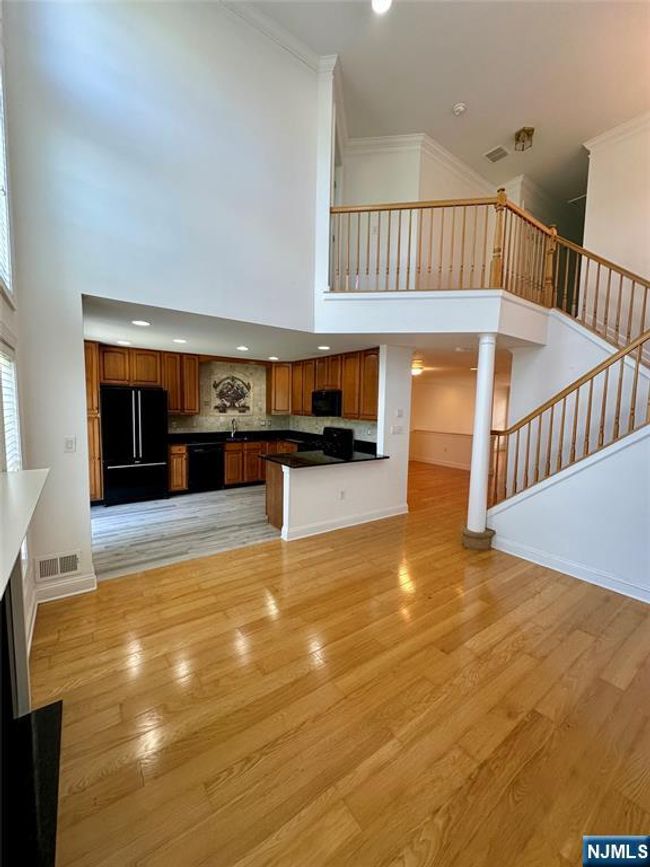 35 Magnolia Way, House attached with 3 bedrooms, 3 bathrooms and null parking in North Haledon NJ | Image 10