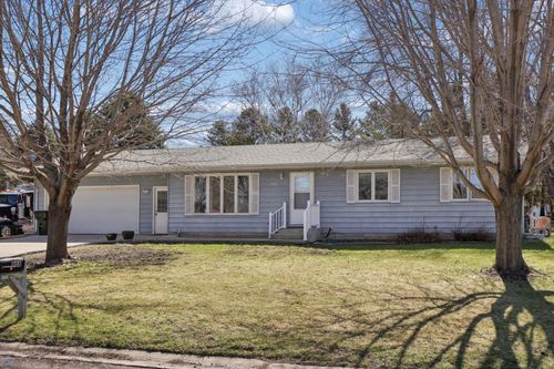 908 Pleasantview Dr Se, Willmar, MN, 56201-5463 | Card Image