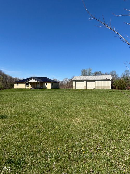6829 S County Road 625 W, Connersville, IN, 47331-8642 | Card Image
