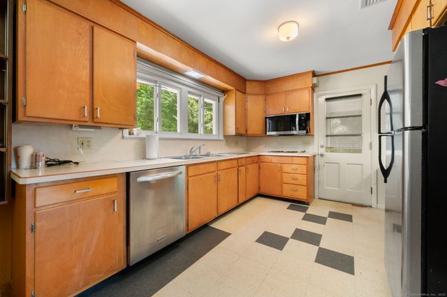 11 Deerbrook Rd, House other with 3 bedrooms, 2 bathrooms and 4 parking in Norwich CT | Image 26
