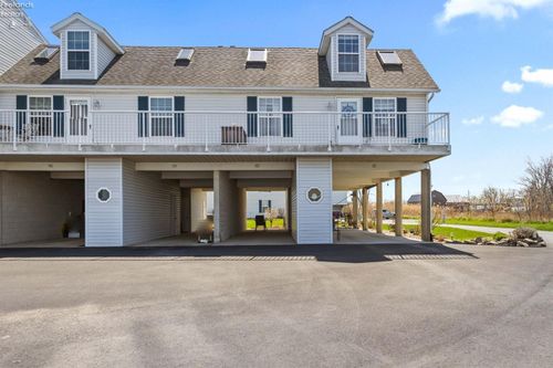 87 N Schooner Point Dr, Port Clinton, OH, 43452-9111 | Card Image