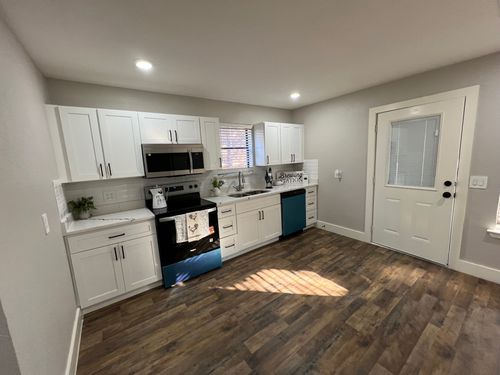 1728 W Washington St, Denison, TX, 75020-1148 | Card Image