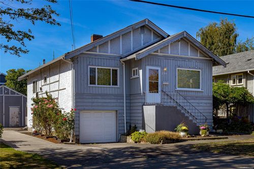 2744 Forbes St, Victoria, BC, V8R4C3 | Card Image