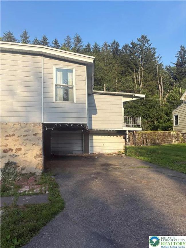 1027 Clamtown Rd, House other with 4 bedrooms, 2 bathrooms and null parking in Tamaqua PA | Image 7