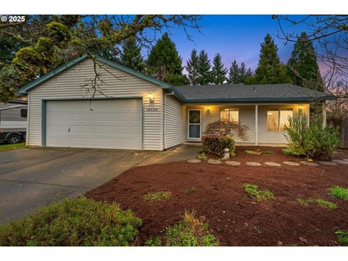 19326 Rollins St, Oregon City, OR, 97045-8660 | Card Image