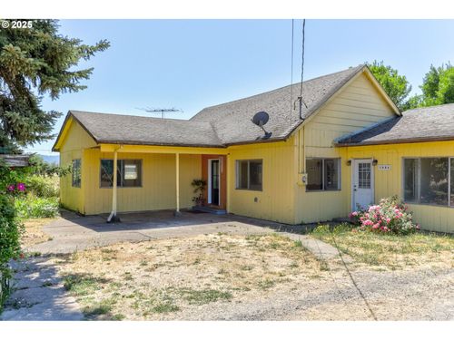 5886 Se Booth Bend Rd, McMinnville, OR, 97128-8717 | Card Image