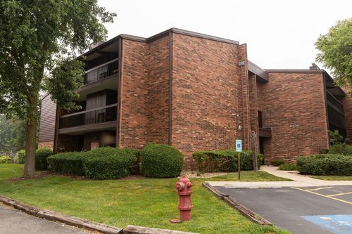 ph4-14525 Walden Ct, Oak Forest, IL, 60452-1074 | Card Image