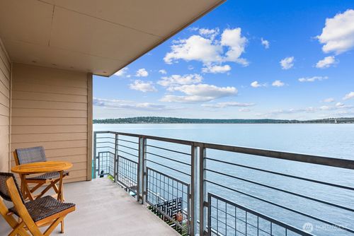207-334 Lakeside Ave S, Seattle, WA, 98144-2633 | Card Image