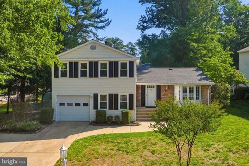 2023 Freedom Ln, FALLS CHURCH, VA, 22043-1806 | Card Image