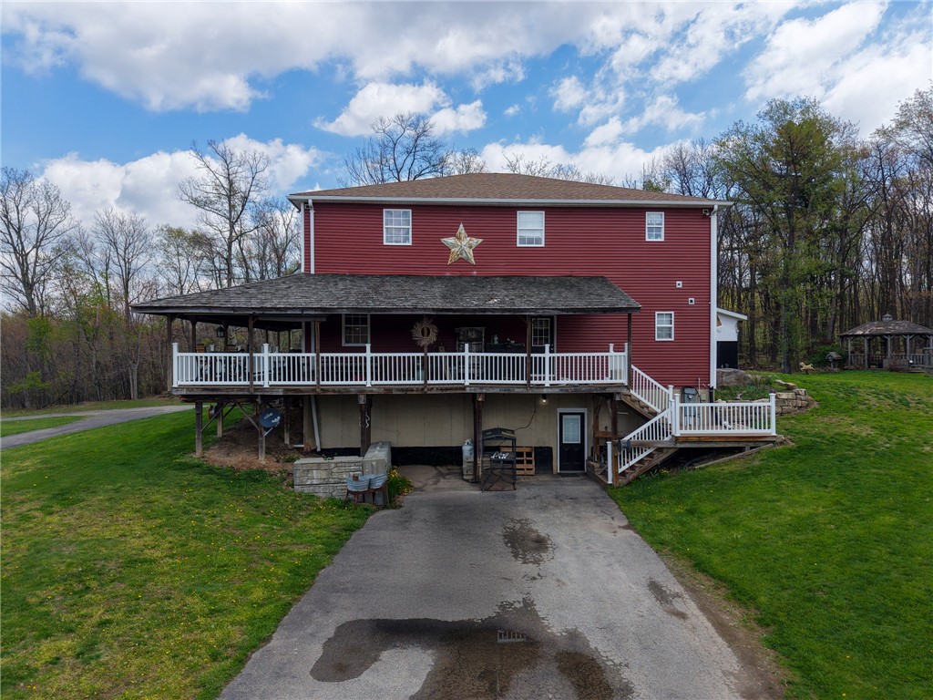 Residential in Center Twp/Homer Cty 3