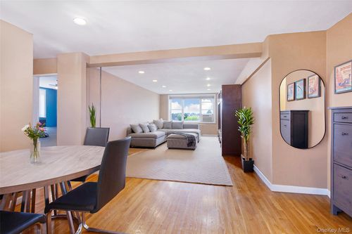 6e-1865 211th St, Bayside, NY, 11360-1814 | Card Image