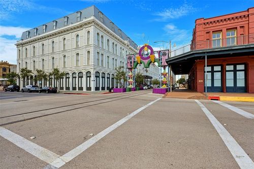 103-2400 Mechanic St, Galveston, TX, 77550-1484 | Card Image