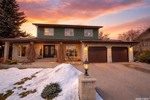 715 Emerald Bay, Saskatoon, SK, S7J4E3 | Card Image