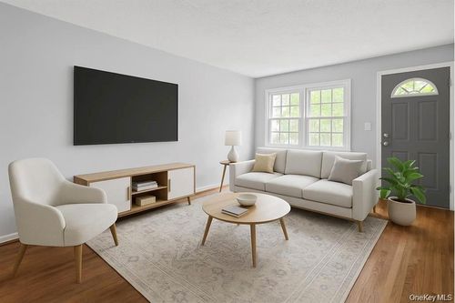 15 Vernon Ter, Poughkeepsie, NY, 12601-1811 | Card Image