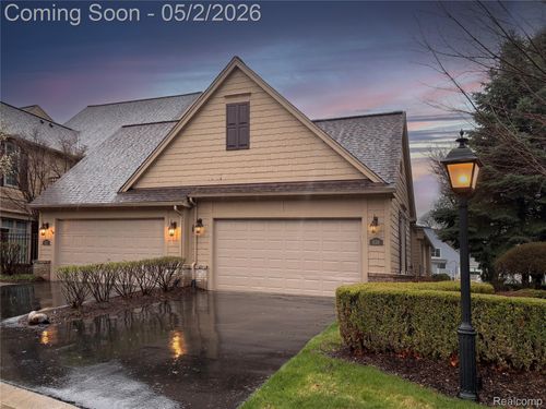 618 Deauville Ln, Bloomfield Hills, MI, 48304-1450 | Card Image