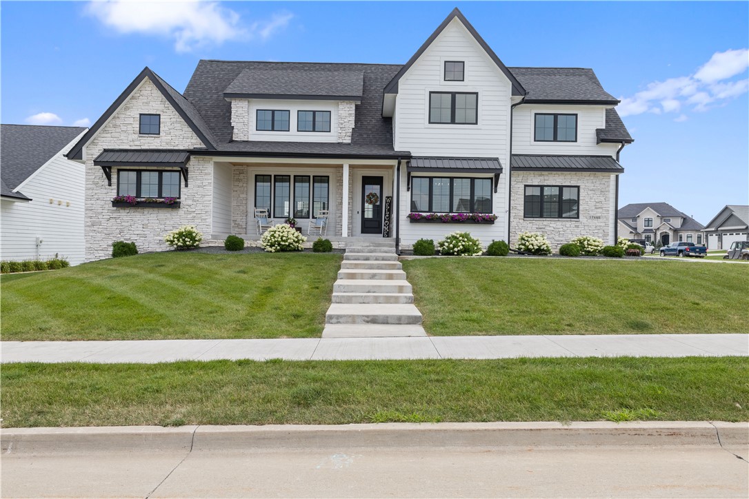 Aurora Dr, Clive, IA 50325