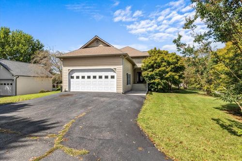 324 Sims Cir, Hiawassee, GA, 30546-2228 | Card Image