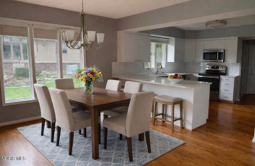 6-5223 Pine Grove Ct, Toledo, OH, 43615-2975 | Card Image